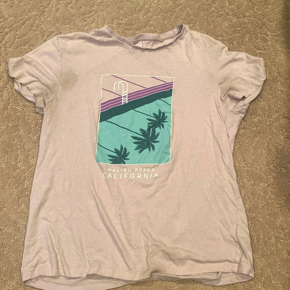 Graphic Tshirt - Picture 1 of 2